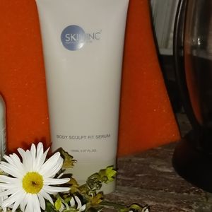 Skin body sculpting serum.